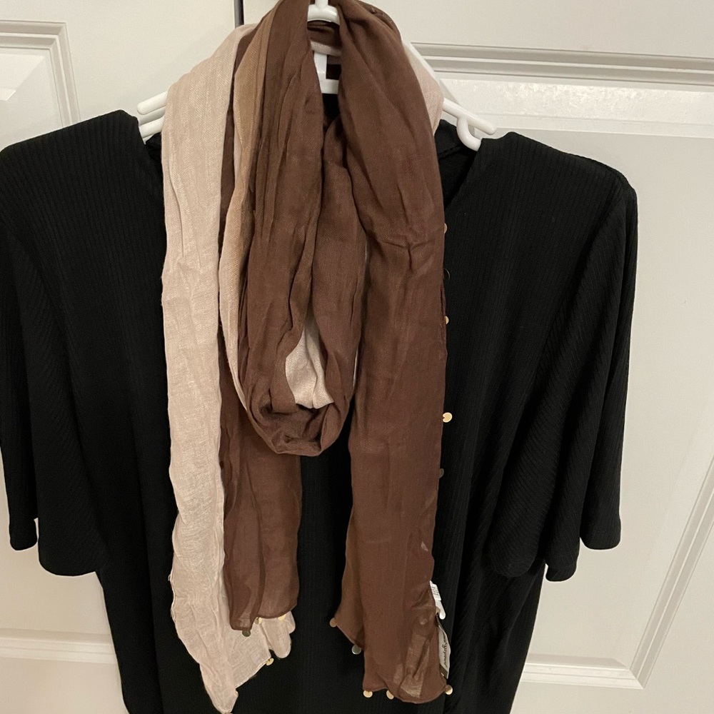 056. NWT Tommy Bahama Mahalo Scarf!